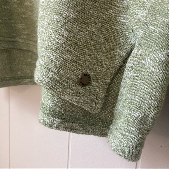 Roxy - Picture 2 of 6